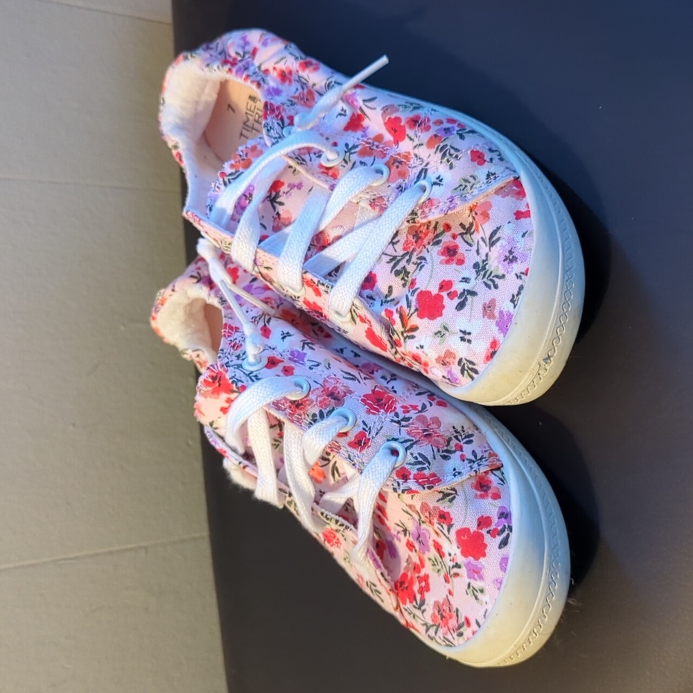 Time and Tru pink floral memory foam shoes women's size 7